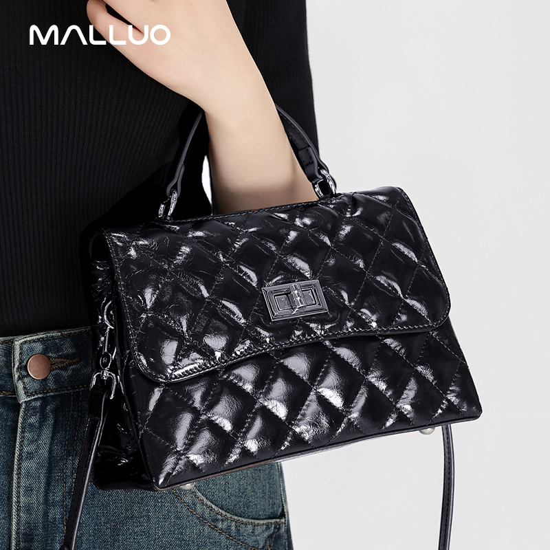 حقيبة نسائية فاخرة من الجلد ال - مراجعة Top Handle Patent Bag وسعره