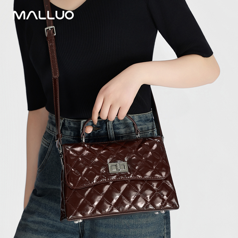 حقيبة نسائية فاخرة من الجلد ال - مراجعة Top Handle Patent Bag وسعره