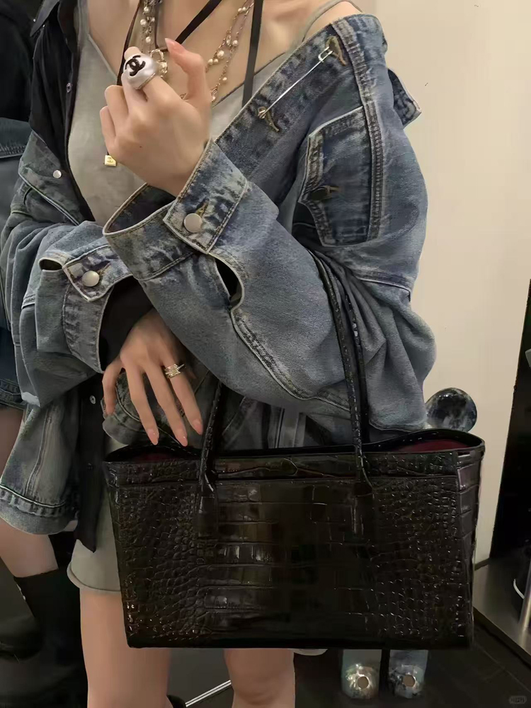 حقيبة يد نسائية من SHELKSBAG ب - مراجعة Top Handle Patent Bag وسعره