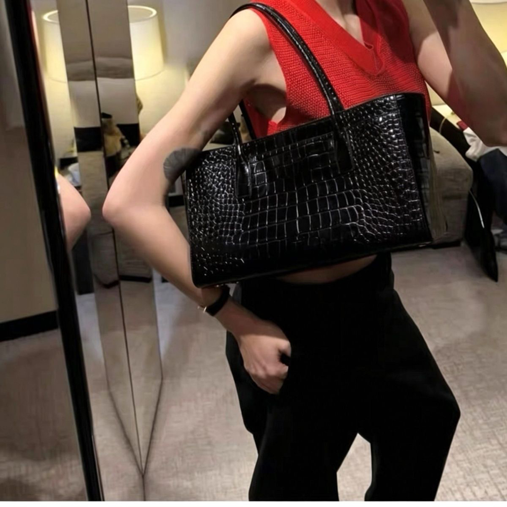 حقيبة يد نسائية من SHELKSBAG ب - مراجعة Top Handle Patent Bag وسعره