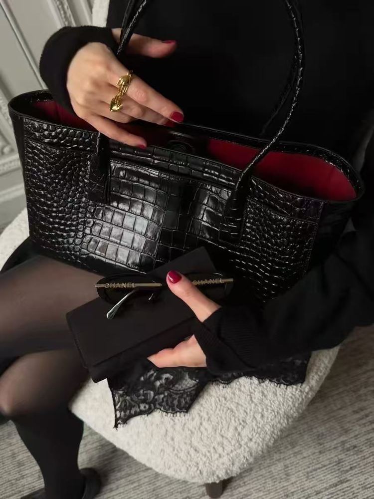 حقيبة يد نسائية من SHELKSBAG ب - مراجعة Top Handle Patent Bag وسعره