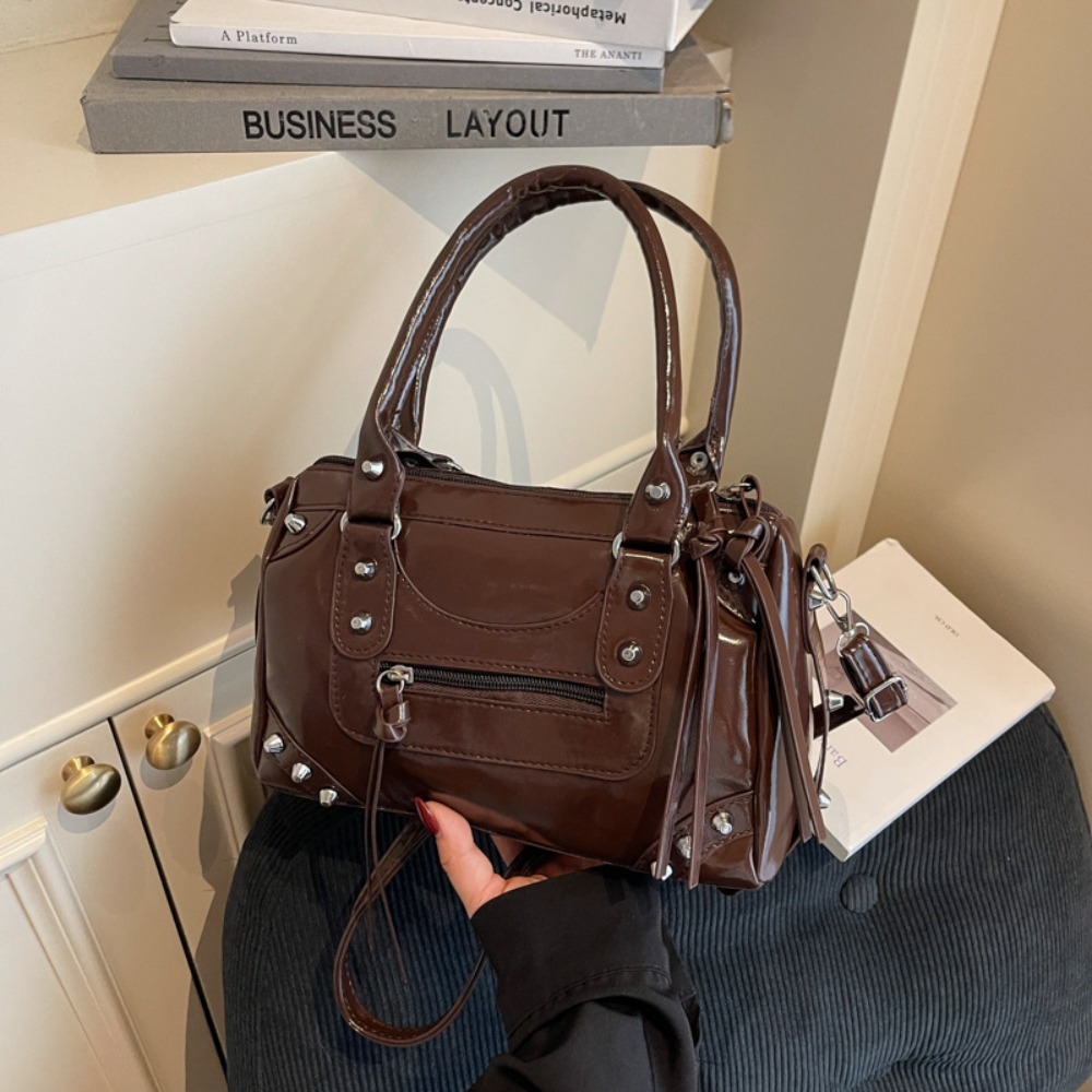 حقيبة كتف نسائية عصرية مزينة ب - مراجعة Top Handle Patent Bag وسعره