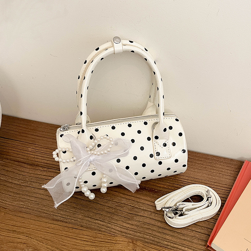 حقيبة يد كورية صغيرة منقطة بتص - مراجعة Top Handle Patent Bag وسعره